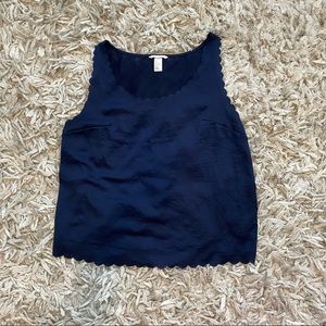 H&M navy tank top with scallop detail in front, size XL
